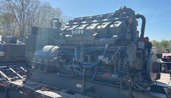 700 kW Continuous, Waukesha L7042G Natural Gas Generator Set, only 1,199 hours!, 480Y / 277 Volts, 1,200 RPM, Radiator