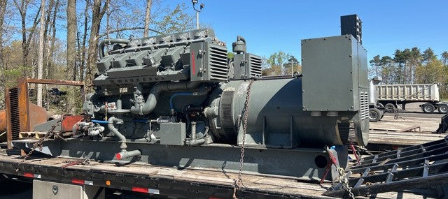 700 kW Continuous, Waukesha L7042G Natural Gas Generator Set, only 1,199 hours!, 480Y / 277 Volts, 1,200 RPM, Radiator