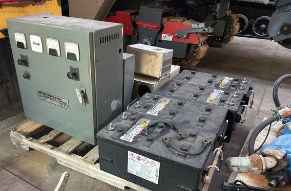 700 kW Continuous, Waukesha L7042G Natural Gas Generator Set, only 1,199 hours!, 480Y / 277 Volts, 1,200 RPM, Radiator