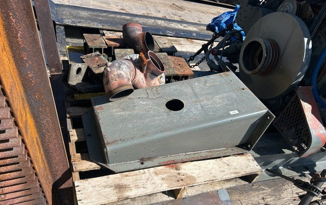 700 kW Continuous, Waukesha L7042G Natural Gas Generator Set, only 1,199 hours!, 480Y / 277 Volts, 1,200 RPM, Radiator