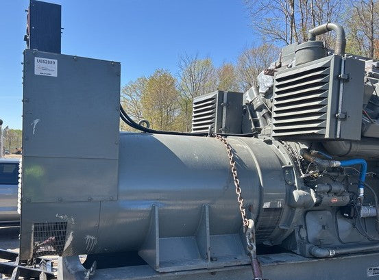 700 kW Continuous, Waukesha L7042G Natural Gas Generator Set, only 1,199 hours!, 480Y / 277 Volts, 1,200 RPM, Radiator
