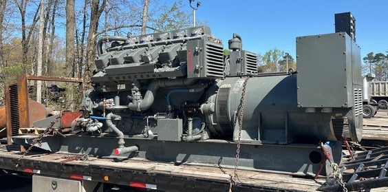 700 kW Continuous, Waukesha L7042G Natural Gas Generator Set, only 1,199 hours!, 480Y / 277 Volts, 1,200 RPM, Radiator