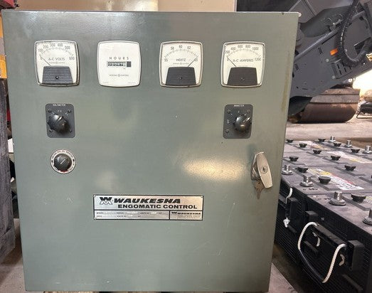 700 kW Continuous, Waukesha L7042G Natural Gas Generator Set, only 1,199 hours!, 480Y / 277 Volts, 1,200 RPM, Radiator