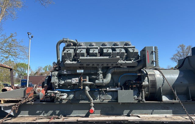 700 kW Continuous, Waukesha L7042G Natural Gas Generator Set, only 1,199 hours!, 480Y / 277 Volts, 1,200 RPM, Radiator