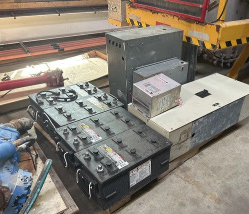 700 kW Continuous, Waukesha L7042G Natural Gas Generator Set, only 1,199 hours!, 480Y / 277 Volts, 1,200 RPM, Radiator