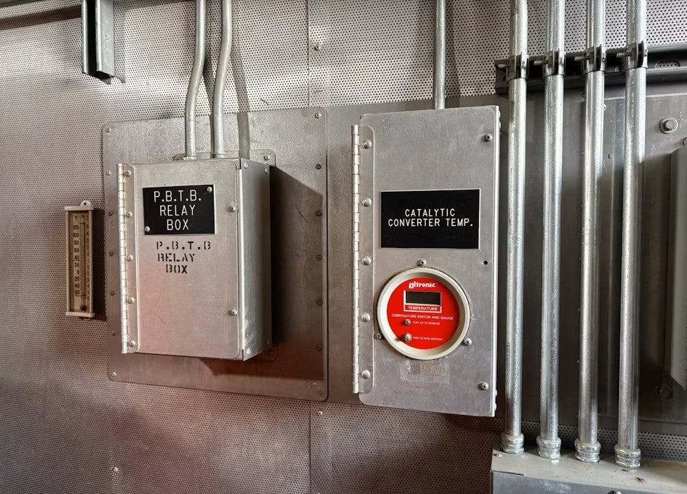 1,750 kW Standby or 1,575 kW Continuous, Waukesha P9390GSI Natural Gas Generator Set, Low Hours (< 1,000), 480Y / 277 Volts, 1,200 RPM, Enclosure, Catalyst, Radiator, 1994