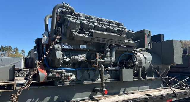 700 kW Continuous, Waukesha L7042G Natural Gas Generator Set, only 1,199 hours!, 480Y / 277 Volts, 1,200 RPM, Radiator